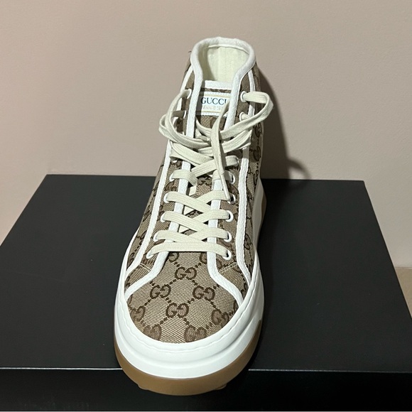 Gucci US size 10, slightly used $350 - Picture 1 of 6